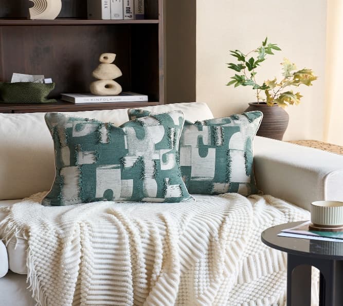 Cut-Pile Jacquard Cushion Cover 2